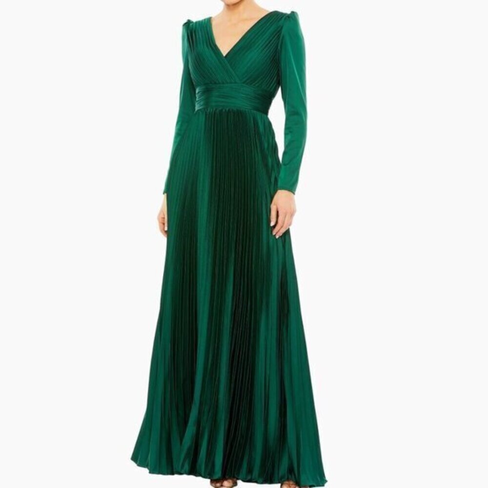 Ieena Mac Duggal Emerald Green Long Sleeve Pleated Formal Gown Holiday Gala‎ 18